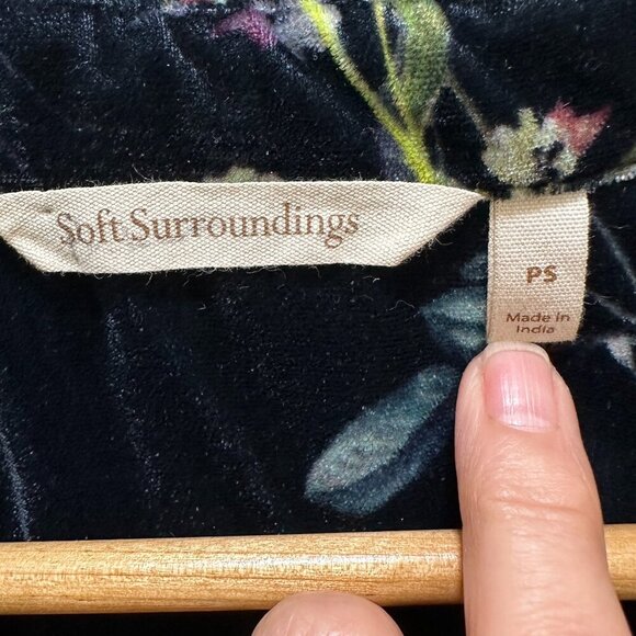 Soft Surroundings Women's Soft Velvet Tunic Top Size P/S Floral Button Up Boho - Picture 4 of 14